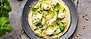 Enkel tortillapizza med zucchini, citron och pinjenötter Philadelphia