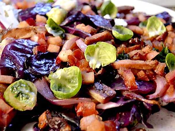 Kålsallad Med äpple Och Rökt Bog Recept Från Kö 