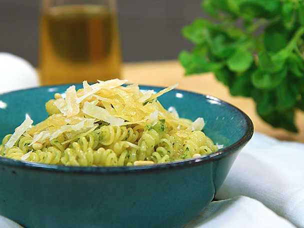 Pasta Med Hemgjord Pesto Recept Fran Koket Se