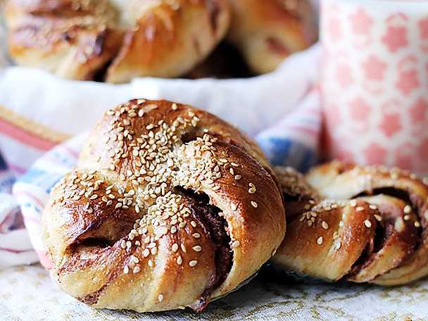 Lyxiga Kanelbullar Med Mandelmassa Recept Från Kö 