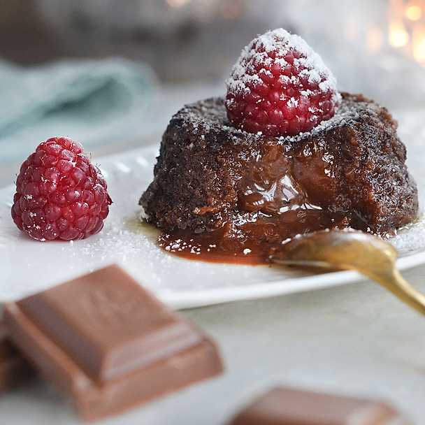 Chokladmousse Med Brownie Och Kolasås