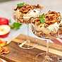 Äppeldessert i glas med mascarpone och granola