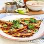 Birria tacos på fläskkarré med silverlökssalsa