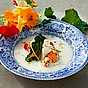 Blomkålssoppa med picklad kålrabbi och havskräftor