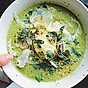 Broccoli- och grön ärtsoppa med slungad fänkål