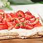 Budapesttårta i långpanna med jordgubbar
