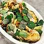 Caesarsallad med krämig kycklingbuljong