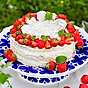 Cervera Sommartårta med jordgubbar och rabarber