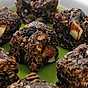 Choklad- och kokosbitar med torkade bär
