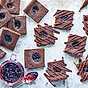 Chokladgrottor med körsbärssylt