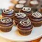 Chokladmuffins med spindelnätsglasyr