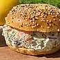 Chopped bagel med lax, färskost och gurka