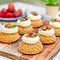 Choux au craquelin med jordgubbar och vaniljgrädde