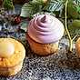 Citronmuffins med lemoncurd toppade med läcker hallonmaräng