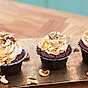 Cupcakes med choklad, kolagömma och salt kolasåsfrosting