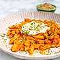 Egen pasta i tomat- och saffransås med burrata