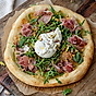 Enjoy Pizza med vitlök, burrata och prosciutto