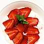 Färska jordgubbar med yoghurtsås
