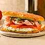 Foccaciamacka med creminokräm och mortadella