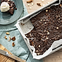 Fudgy brownies med vit choklad och valnötter Dansukker