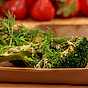 Grillad broccoli med örter
