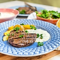 Grillad rostas med potatis och kall örtsås