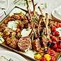Grillade lammracks med vitlöksstekt potatis