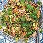 Grön crispy rice-sallad