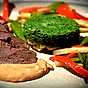 Hjortfilé med grönkålstimbal, Madeirasås och grönsakssymfoni på rotselleri, sockerärtor och röd paprika