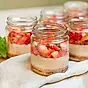 Jordgubbscheesecake i glas - Roy Fares recept