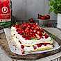 Klassisk pinocchiotårta med jordgubbar Kungsörnen