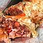 Köttfärs i filodeg med vitlök, paprika och fetaost