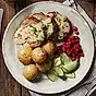 köttfärslimpa med gräddsås och lingon