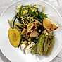 Kycklingbröst på benet med grillad sensommarsallad