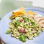 Kycklingsallad med green goddess-dressing