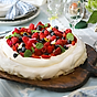 Midsommarpavlova med bär