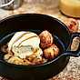 Minichurros med äppelkompott, vaniljglass och kolasås