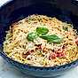 One pot pasta med basilika och soltorkade tomater