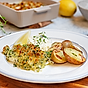 Örtbakad kolja med rostad potatis och fetaostkräm