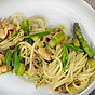 Pasta med blåmusslor och grön sparris