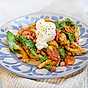 Pastasallad med pancetta och burrata