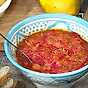 Plommonchutney-med-rödlök,-tomat-och-chili