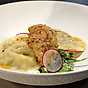 Ravioli med kycklinglever och päronsallad