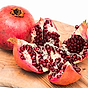 Så skär du granatäpple – utan att det stänker
