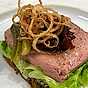 Smörrebröd med leverpastej och baconsylt