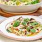 Somrig sallad med linser och grillad kyckling