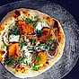 Tareq Taylors pizza bianco med löjrom
