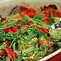 Torsk med pesto och ugnsrostade grönsaker