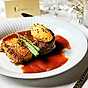 Tournedos med potatiskaka, vispat Café de Paris smör och rödvinssås
