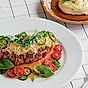Ugnsstekt falukorv med parmesan och bakade tomater